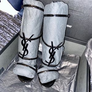 Yves Saint Laurent: Cassandra High Heels